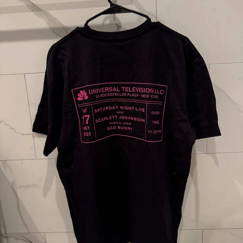 SNL 50 Season Finale Concert Tee | Scarlett Johansson & Bad Bunny